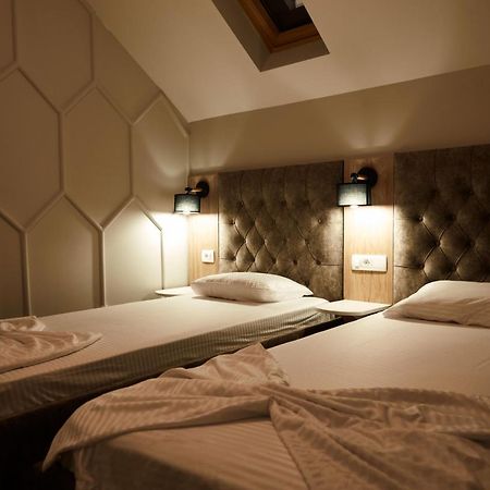 Amico Hotel Pristina Eksteriør bilde