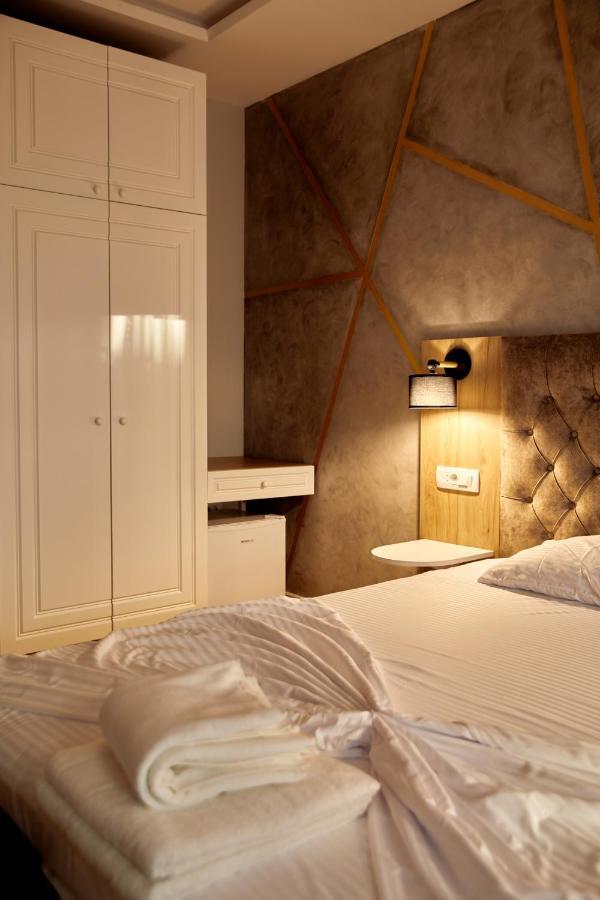 Amico Hotel Pristina Eksteriør bilde