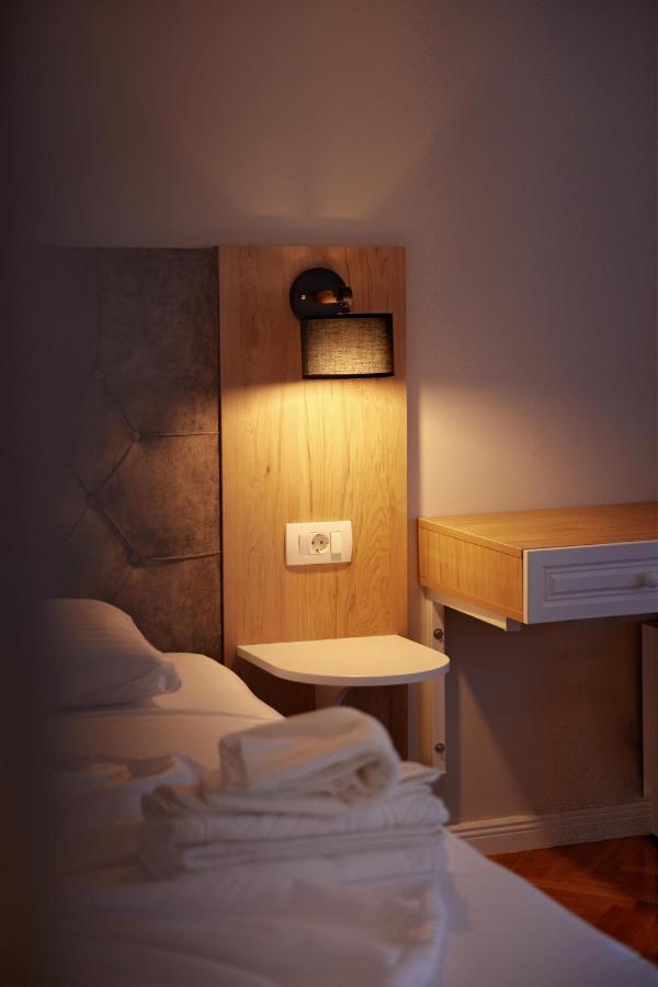 Amico Hotel Pristina Eksteriør bilde