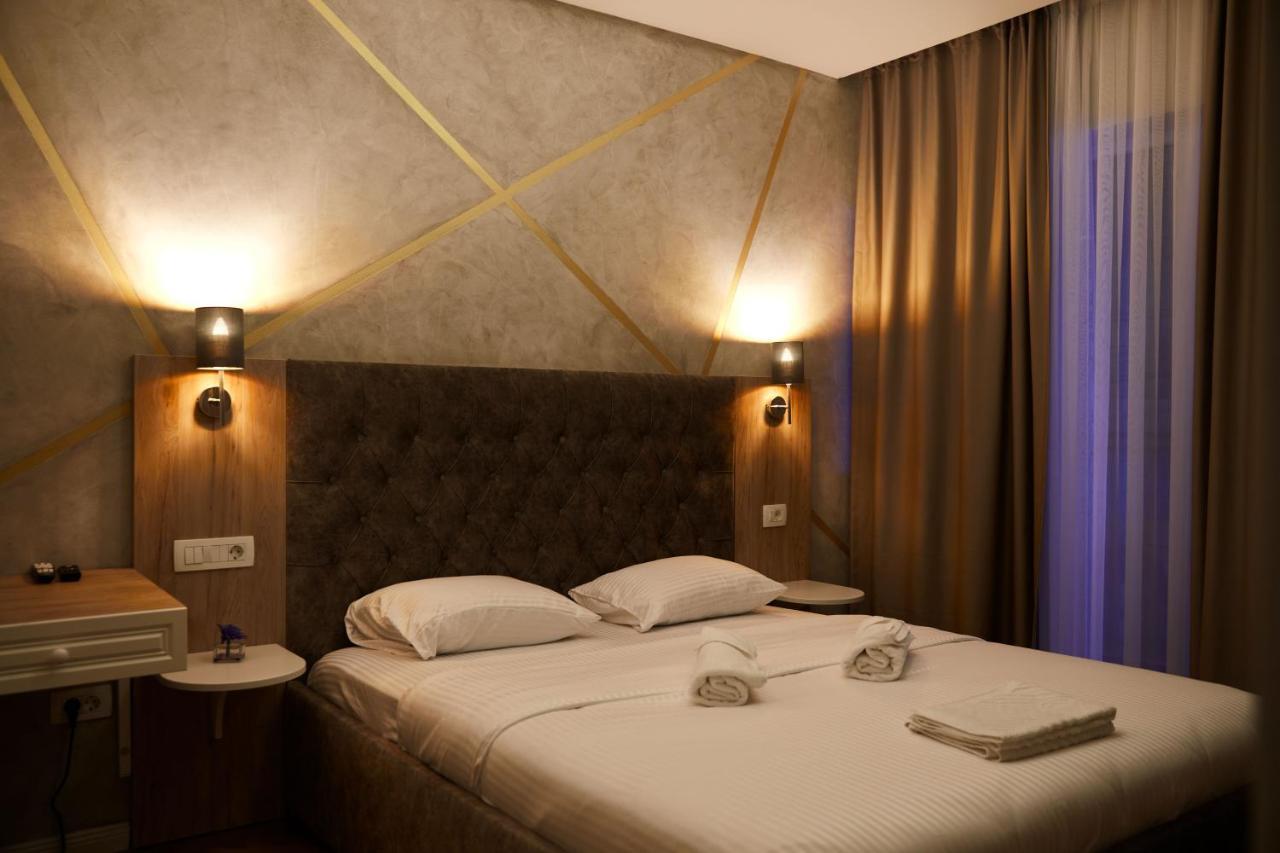 Amico Hotel Pristina Eksteriør bilde