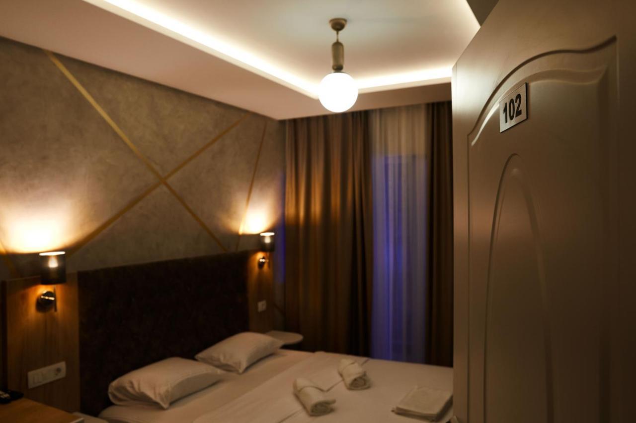 Amico Hotel Pristina Eksteriør bilde