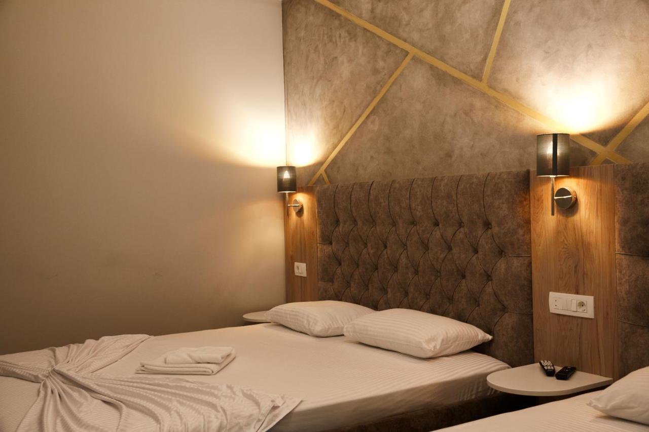 Amico Hotel Pristina Eksteriør bilde