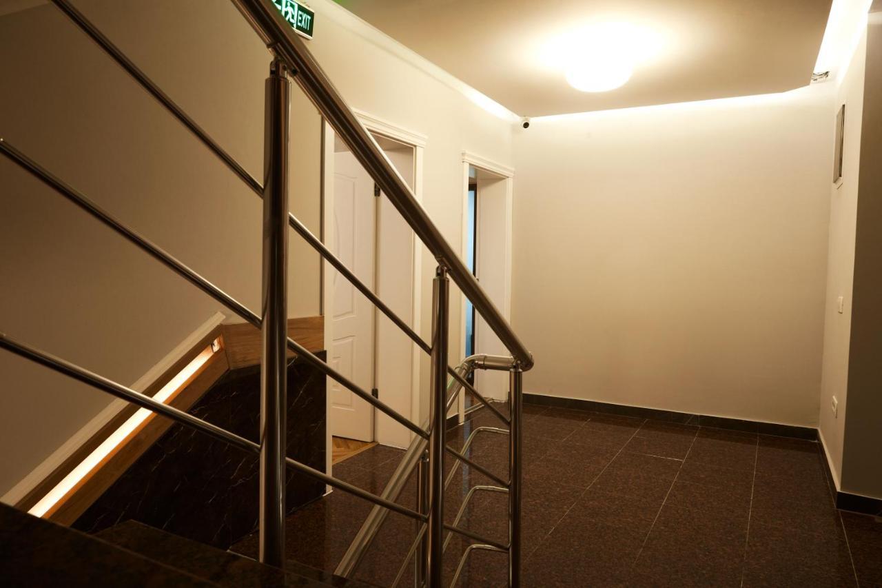 Amico Hotel Pristina Eksteriør bilde